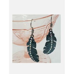 METAL AND RHINESTONE Gunmetal Feather Earrings